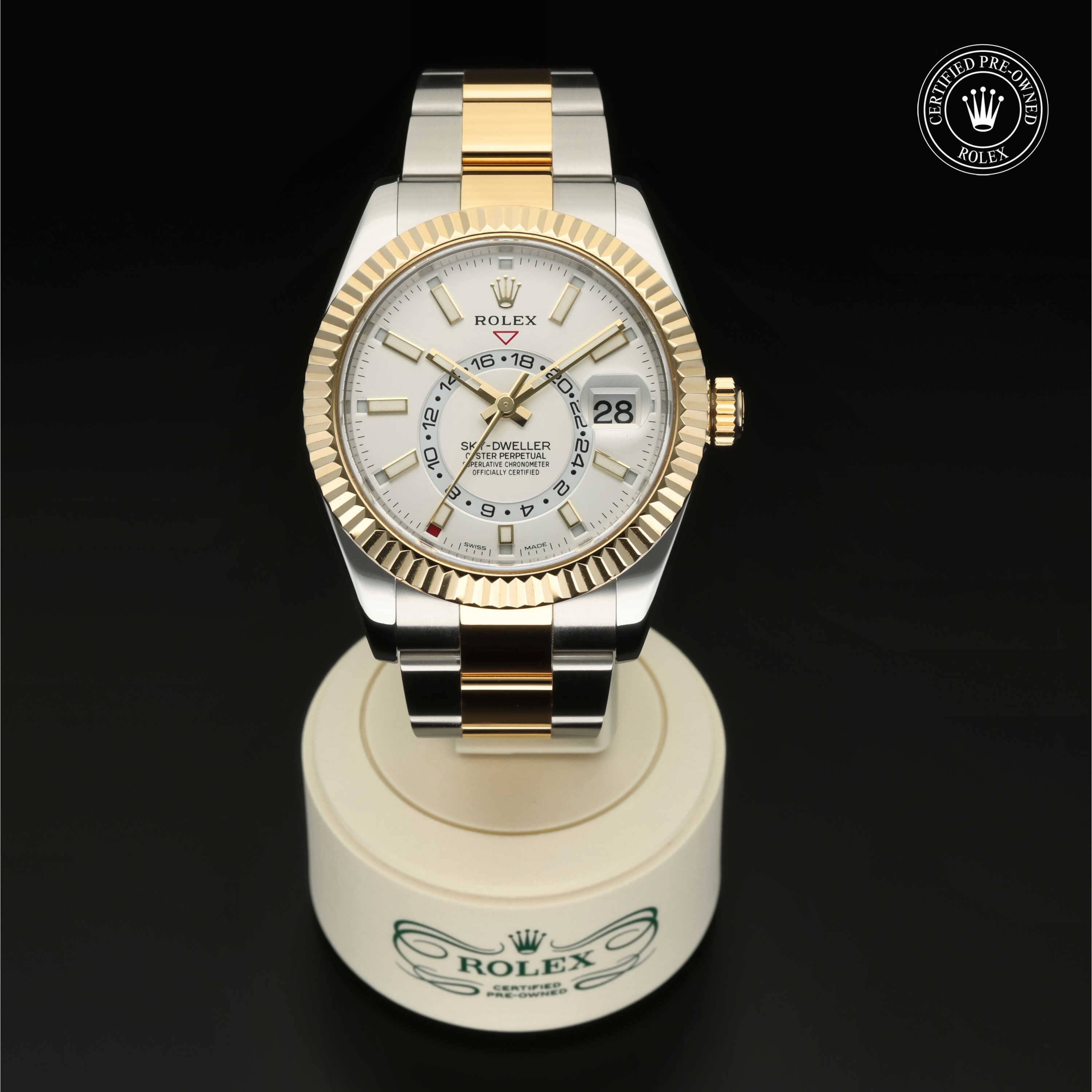 Rolex Certified Pre-Owned Oyster Perpetual Sky-Dweller in Rolesor 18 Karat Gelb, 42 mm, mit Tiefweiß – Ansicht 1
