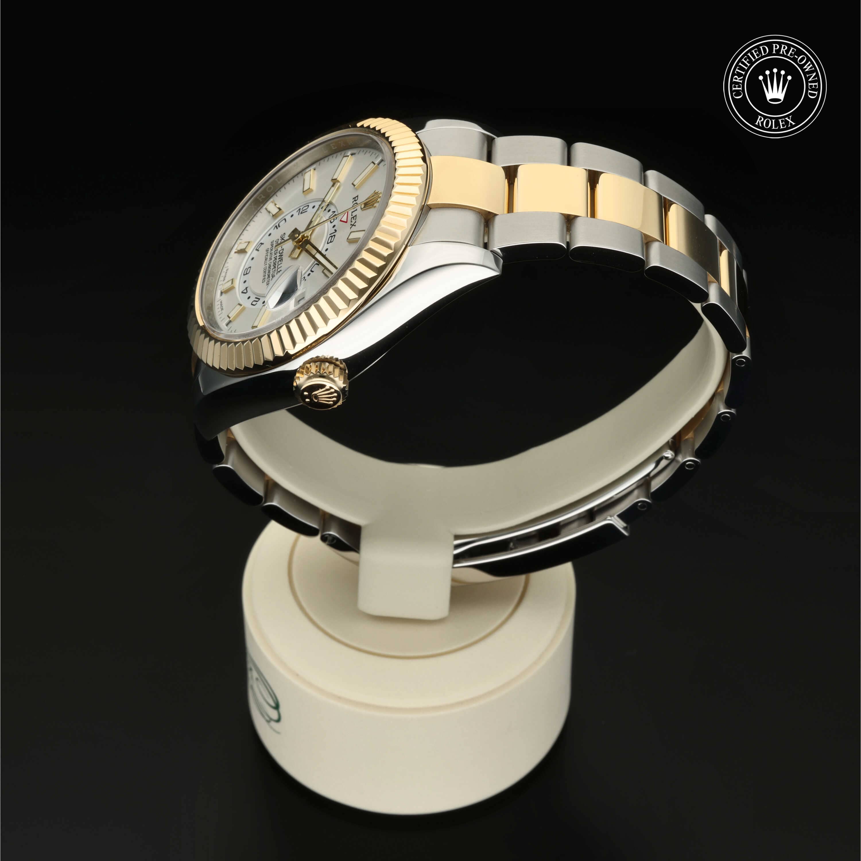 Rolex Certified Pre-Owned Oyster Perpetual Sky-Dweller in Rolesor 18 Karat Gelb, 42 mm, mit Tiefweiß – Ansicht 10